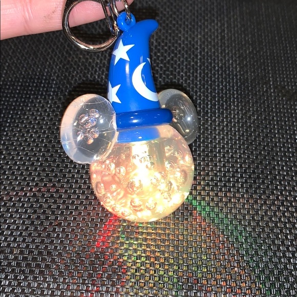 Disney Mickey Mouse Fantasmic Light Up Keychain - Picture 3 of 4